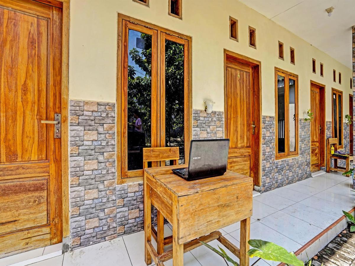 Spot On 91824 Rumah Kaloka Syariah Probolinggo Kültér fotó