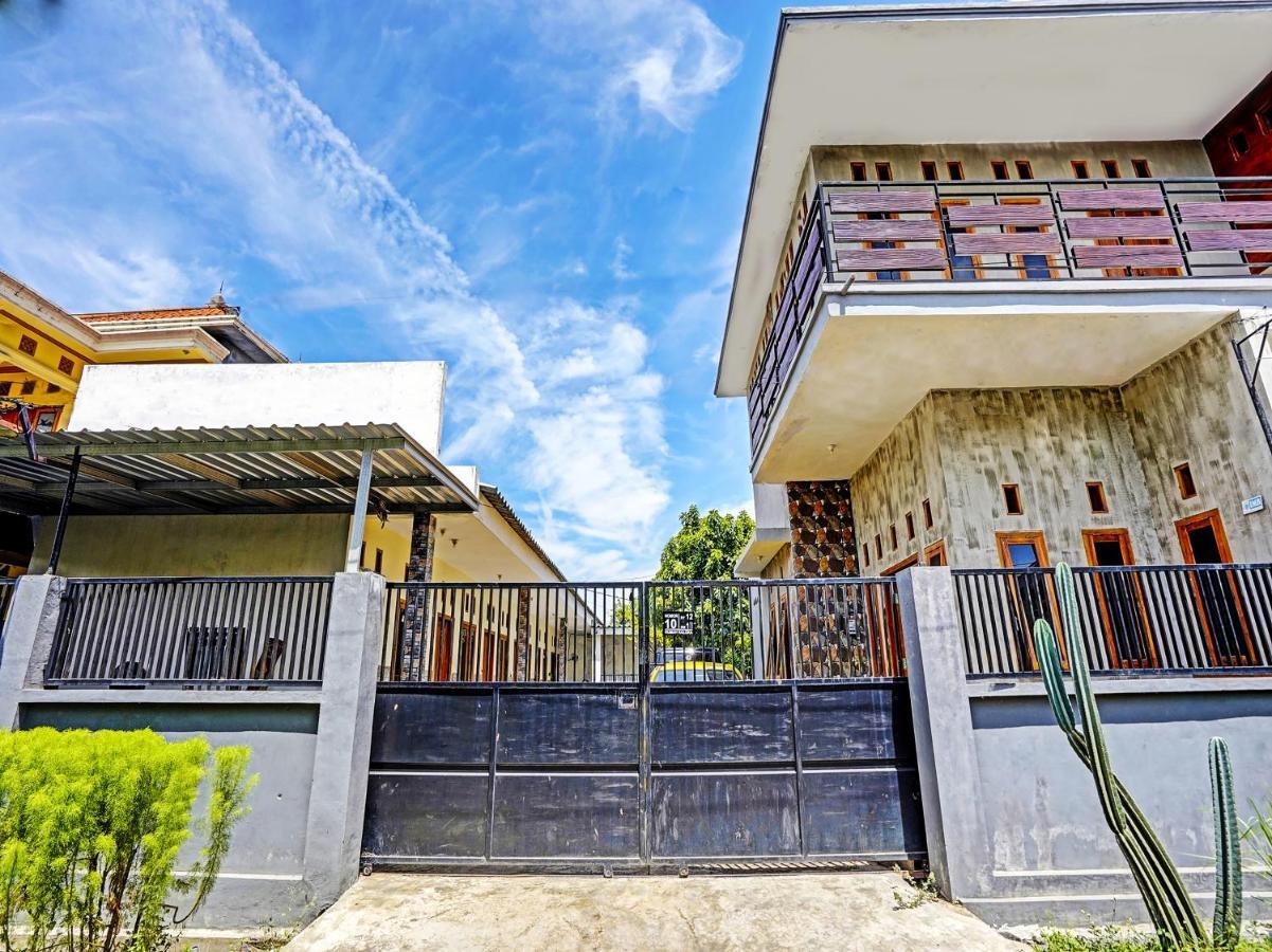 Spot On 91824 Rumah Kaloka Syariah Probolinggo Kültér fotó
