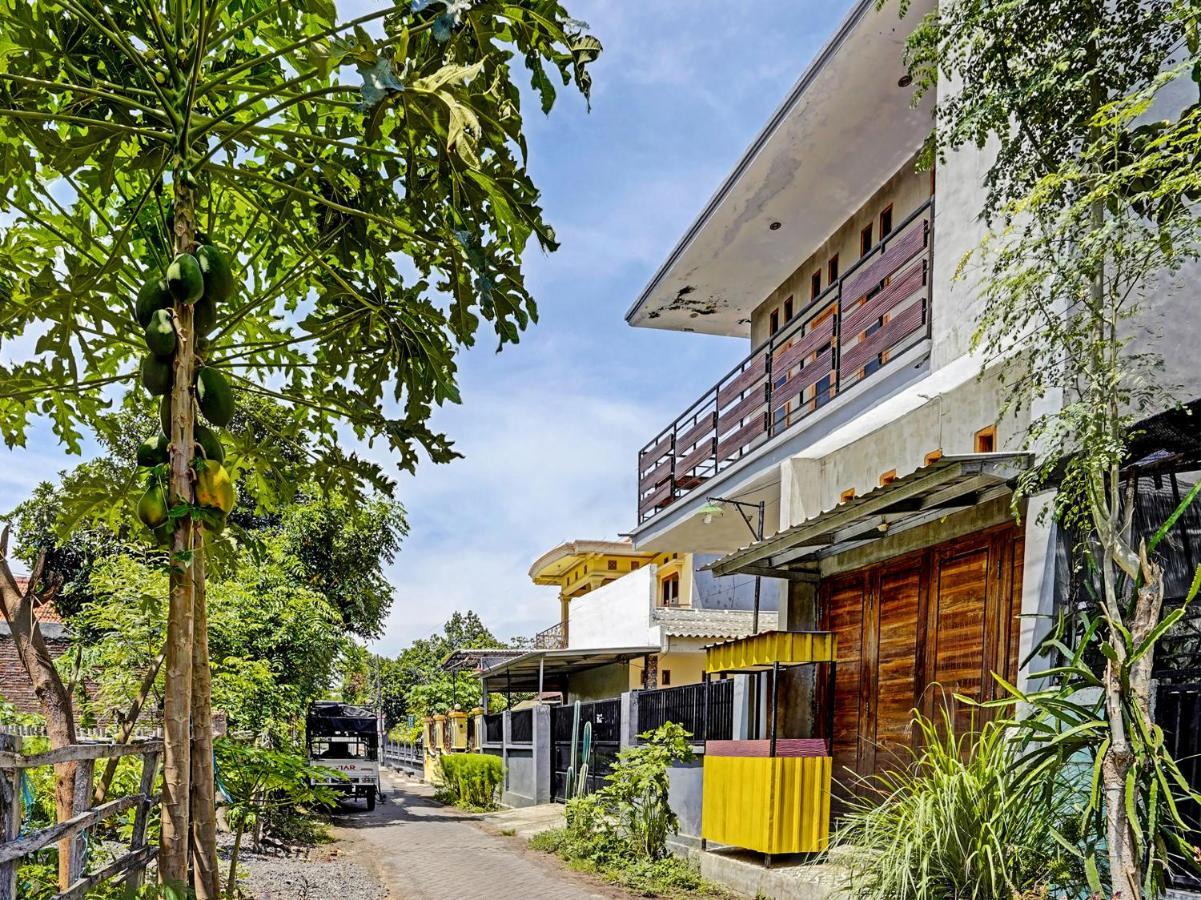 Spot On 91824 Rumah Kaloka Syariah Probolinggo Kültér fotó