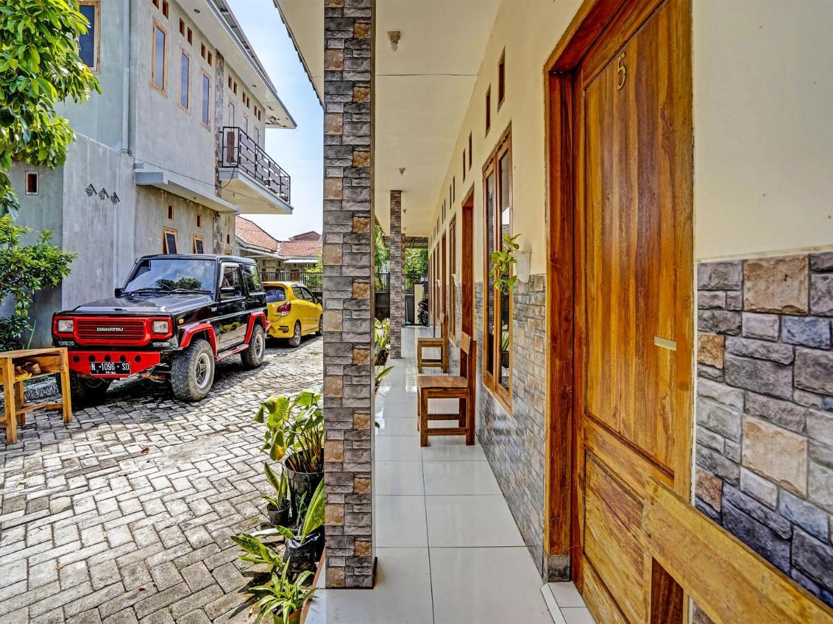 Spot On 91824 Rumah Kaloka Syariah Probolinggo Kültér fotó