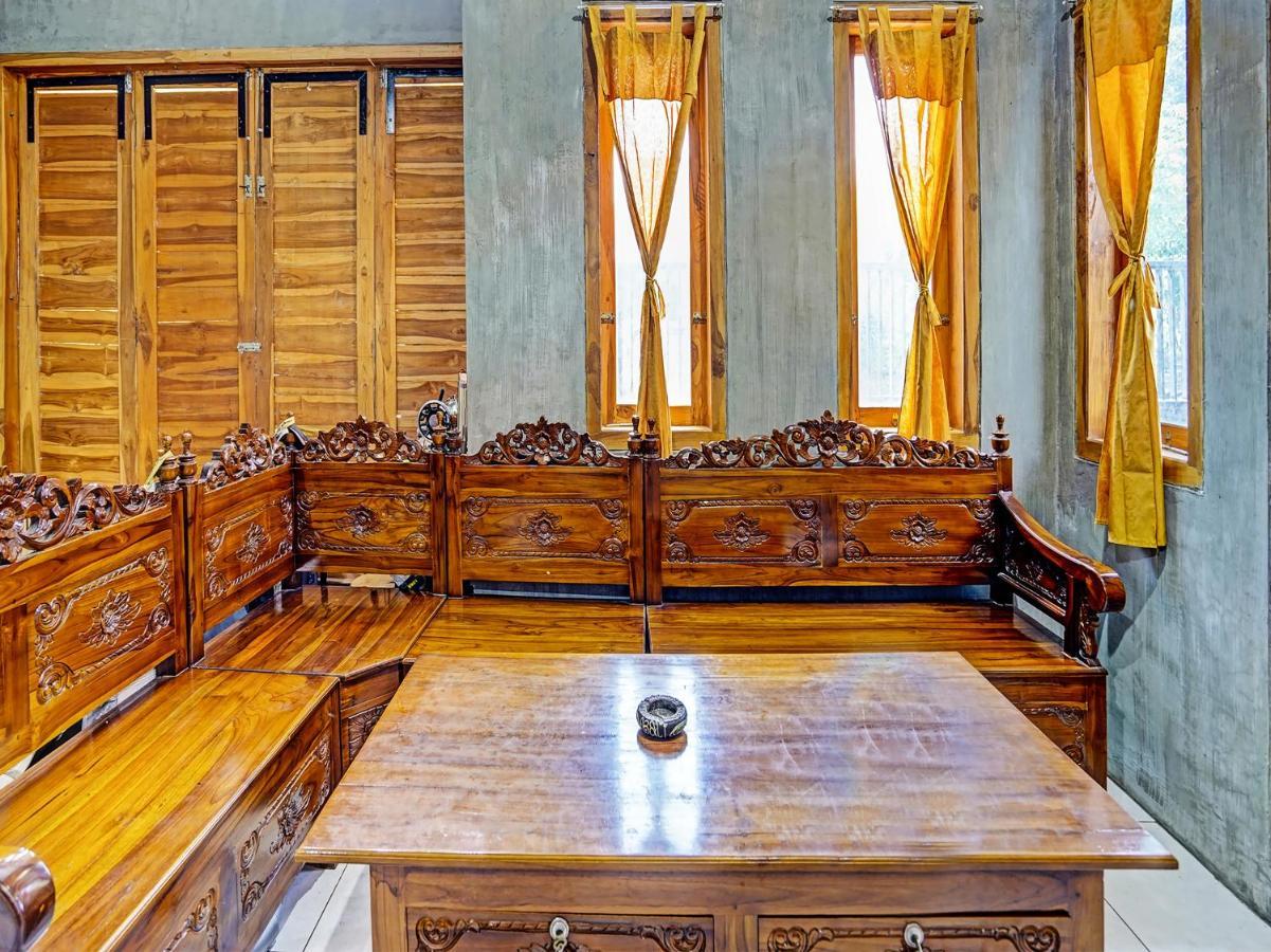 Spot On 91824 Rumah Kaloka Syariah Probolinggo Kültér fotó
