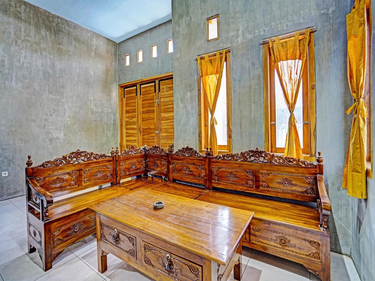Spot On 91824 Rumah Kaloka Syariah Probolinggo Kültér fotó